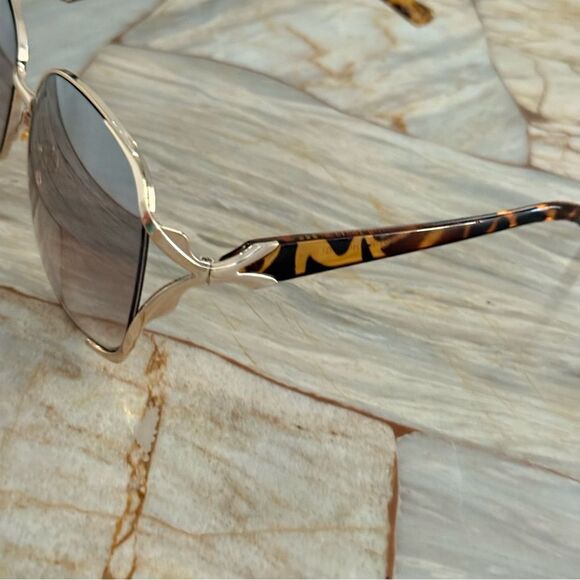 Gold and Gray Women\'s Sunglasses main image 2